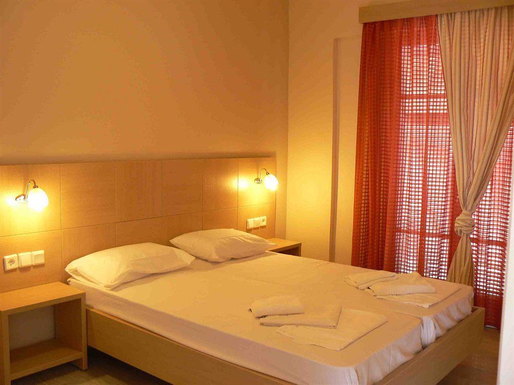 Happyland Hotel Apartments Nydri  Eksteriør billede